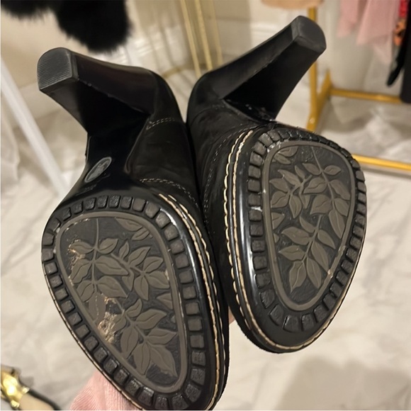 EUC: $189 SOFFT Suede Shearling-Lined Boots, Size 9.5 - Picture 8 of 11